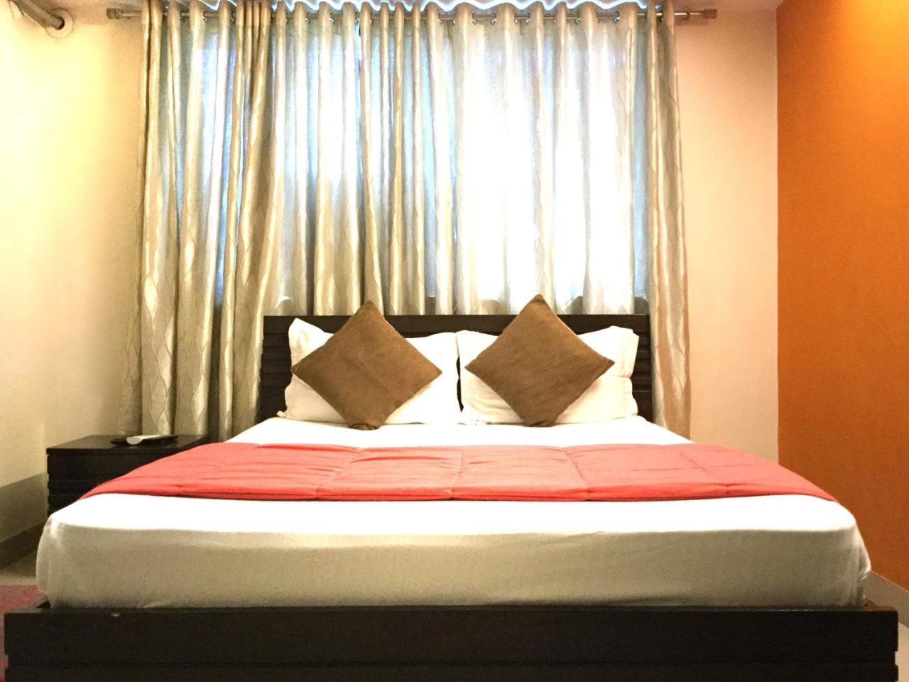 Arista Service Apartments Мумбаи Экстерьер фото