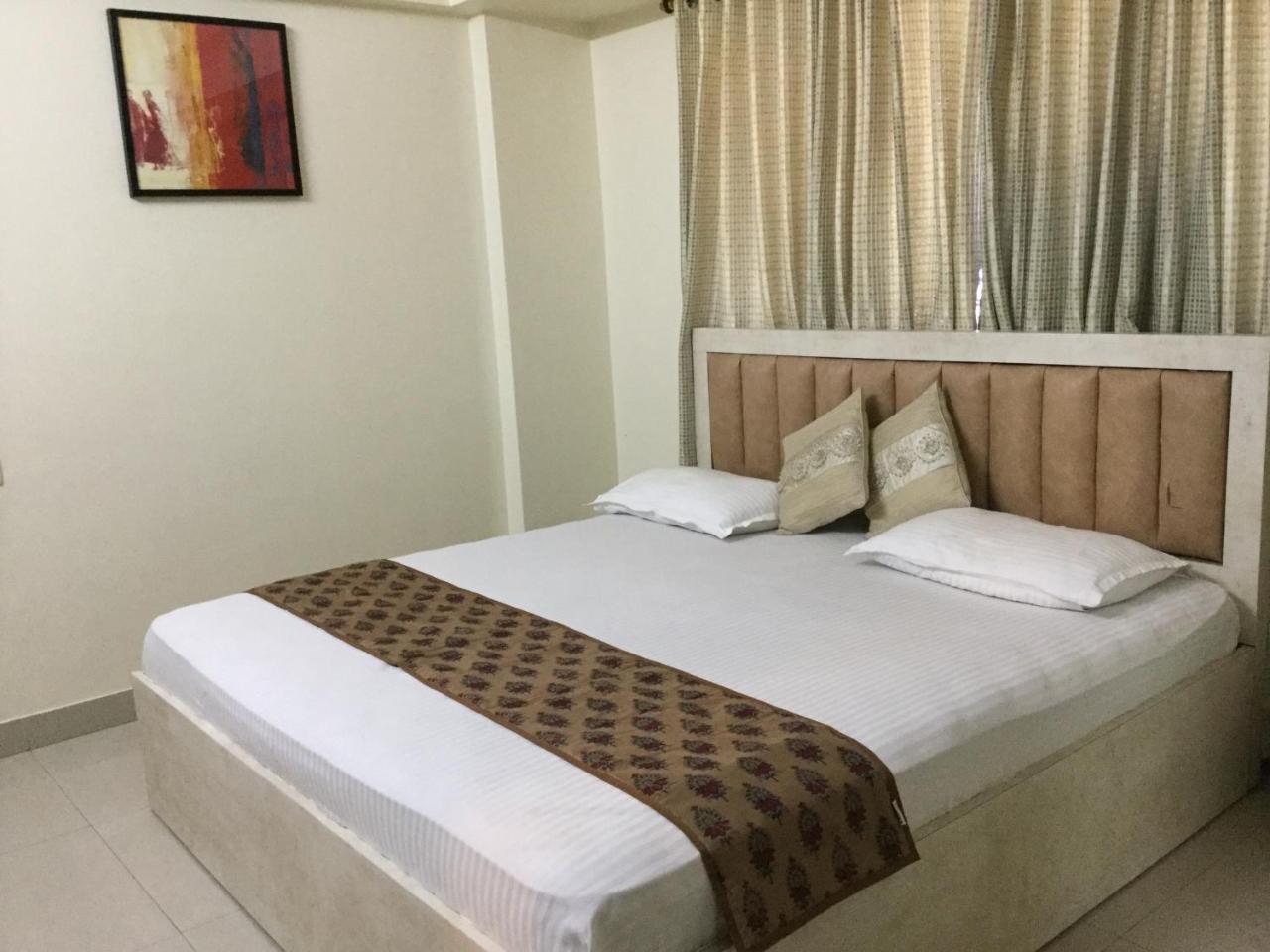 Arista Service Apartments Мумбаи Экстерьер фото